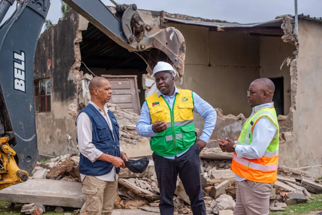 MENÇÃO HONROSA: “Mano Julinho – O edil que manteve o imposto municipal nos 300 meticais como medida de inclusão social e alívio à pobreza urbana na Matola em contexto de crise económica” 577311384 1233200838842196 6288952193371395604 n